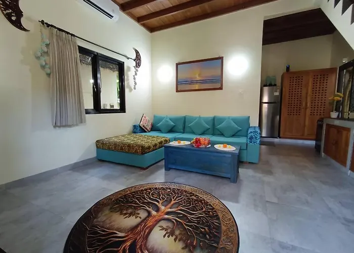 Cand Villa *